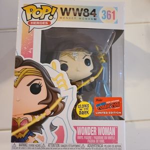 Funko Pop Wonder Woman DC New York Comic Con Glow